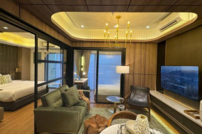 Earthy Modern 2 Bedrooms Apt